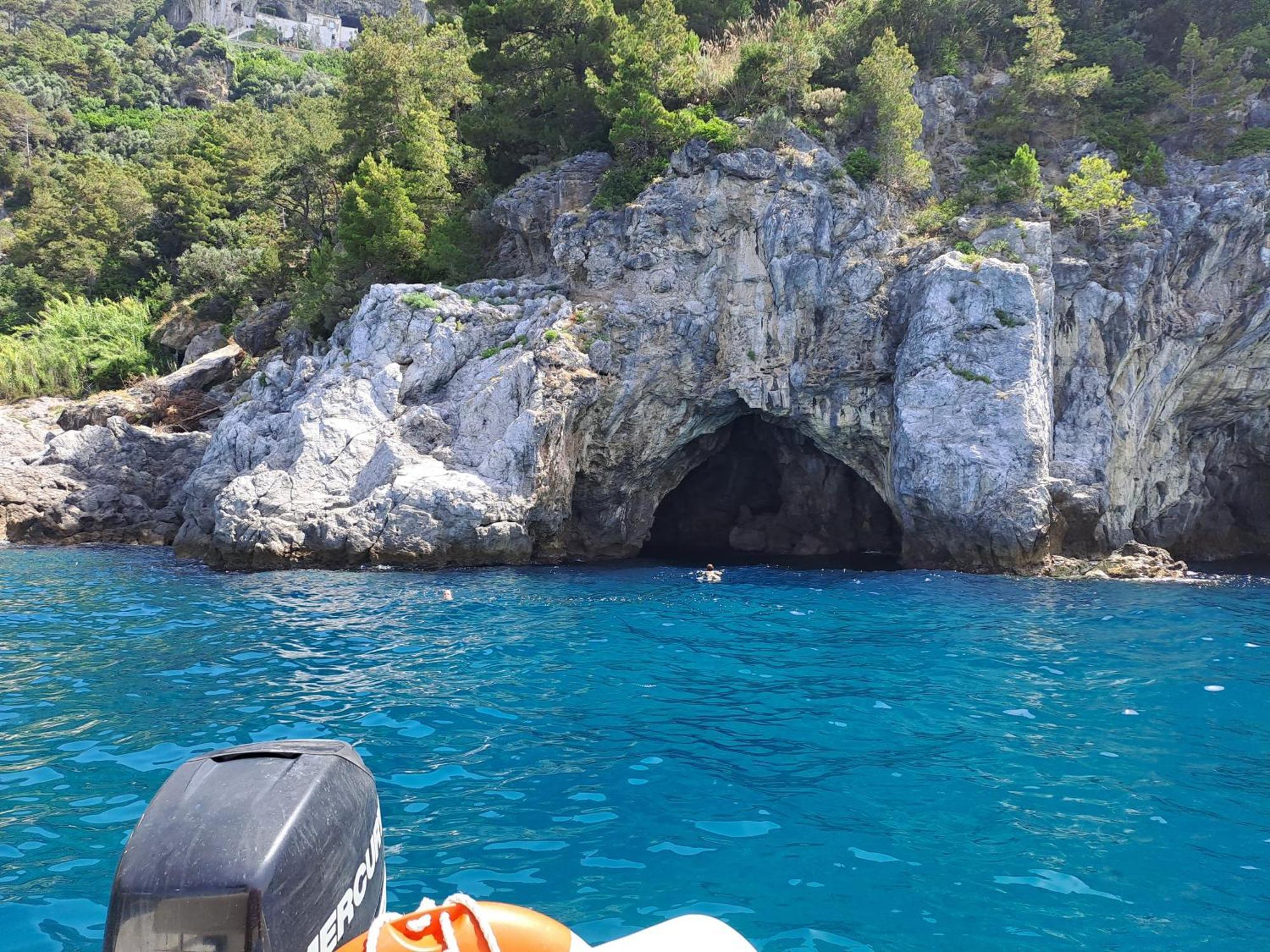 Amalfi Outdoor Tours & Accomodations Salerno Exteriör bild